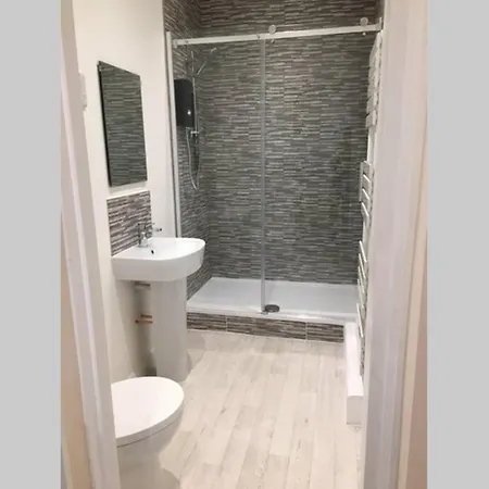 Private 1St Floor Apartment - Perfect For Port Of Dover, Eurotunnel And Short Stays Exterior photo