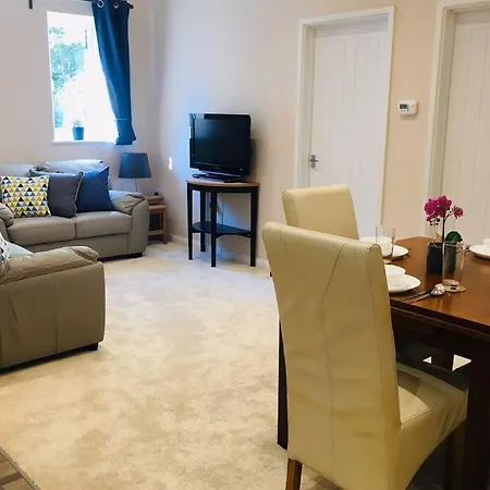 Private 1St Floor Apartment - Perfect For Port Of Dover, Eurotunnel And Short Stays Exterior photo