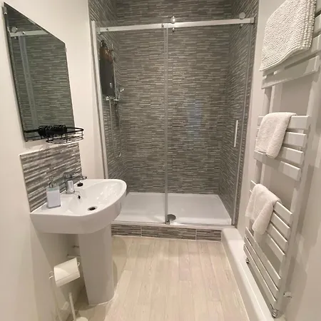 Private 1St Floor Apartment - Perfect For Port Of Dover, Eurotunnel And Short Stays Exterior photo